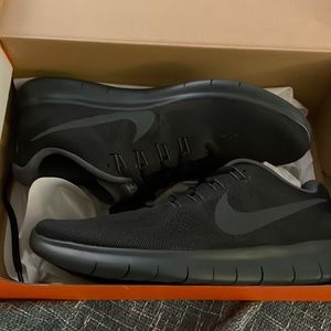 Nike Free RN 2017 - Never Worn